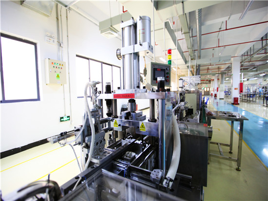 4.1① 軛鐵鉚接機(jī) (2).jpg